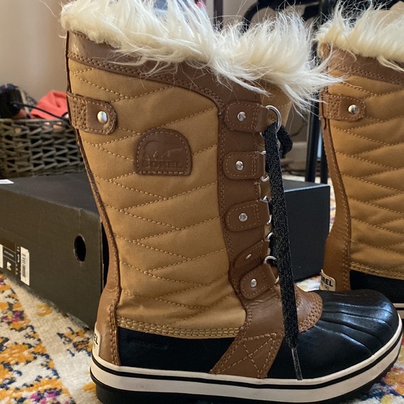 Sorel snow boots - Picture 2 of 8